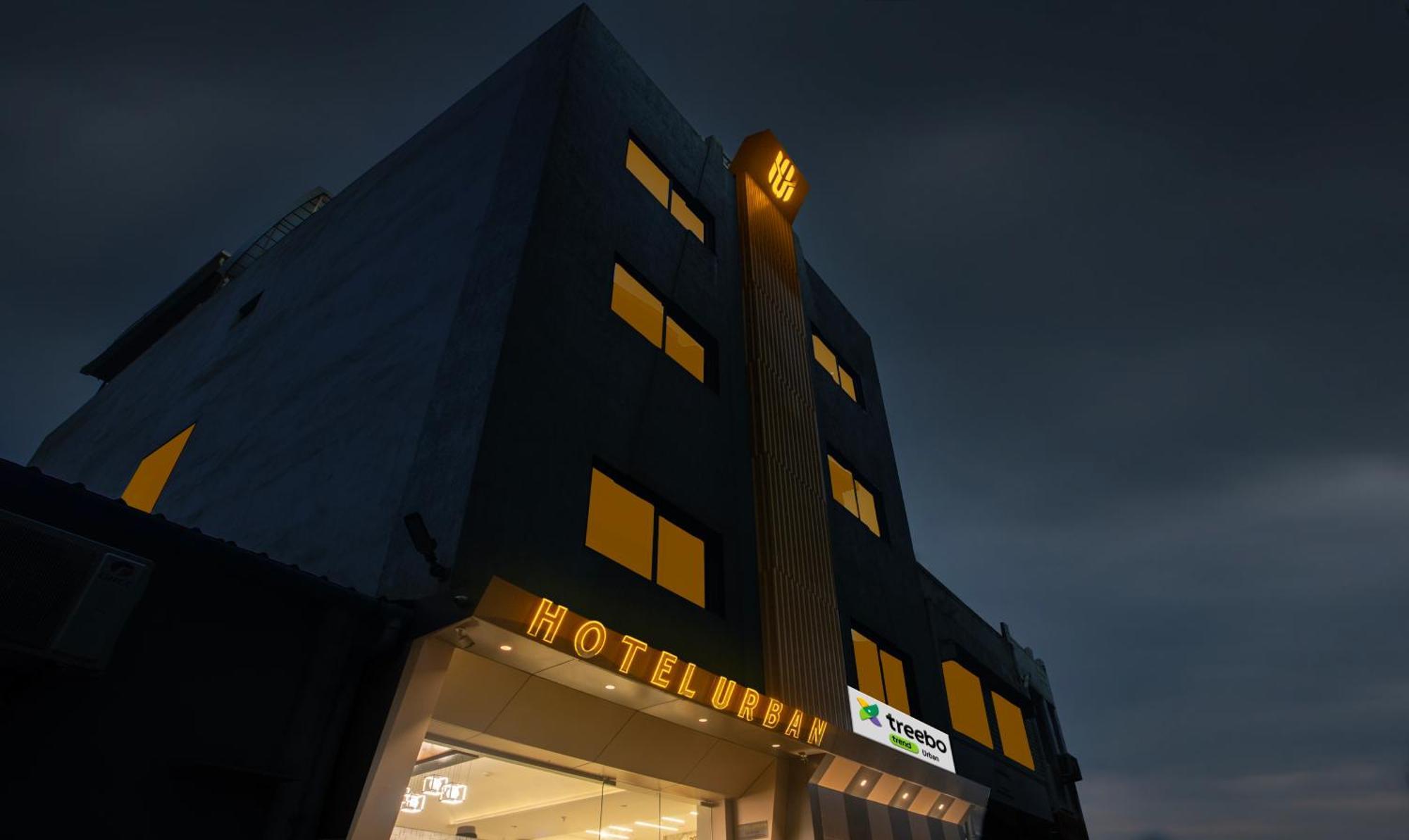 Treebo Urban, 1 Km From Railway Station Ξενοδοχείο Σουράτ Εξωτερικό φωτογραφία